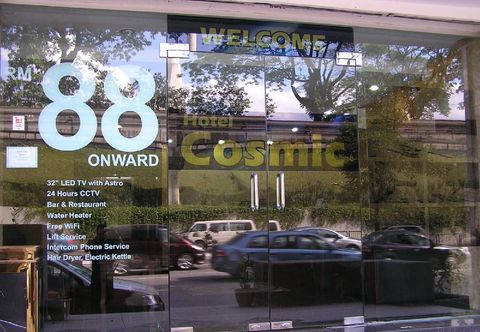 Lain-lain Cosmic Boutique