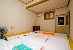 Lainnya 3 Friends House