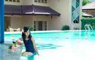 Kolam Renang 7 Comfort Hotel