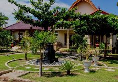 Others 2 Tropical Hideaways Bungalows