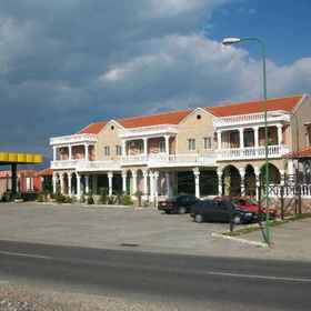 Argenti Bushat1 , 飯店什科德尔市