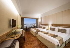 기타 3 L'hotel Nina