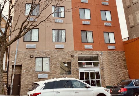 Others Surface Inn Brooklyn