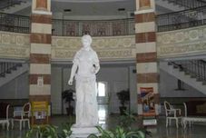 Lobby Maven Moi Suites