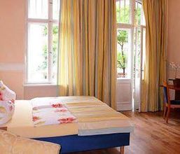 其他 4 City Pension Al Vita .