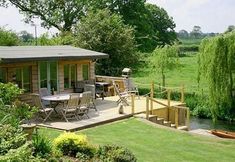 อื่นๆ 4 Bridge Cottage