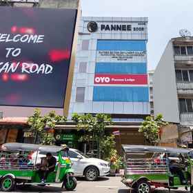 Pannee Lodge Khaosan (Sha Plus) 1, Hotel T-Square (Tang Hua Seng) Department Store Thonburi