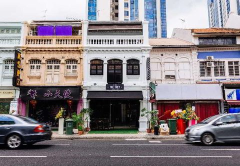 Exterior Blue Jazz Hostel