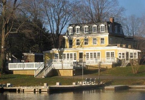 Others Antons On The Lake