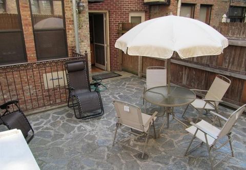 Khác Market Rentals Uptown