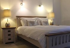 อื่นๆ 2 The Hatch Inn