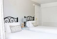 อื่นๆ 3 The Hatch Inn