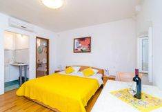 Others 6 Apartment Peppino