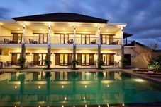 Kolam Renang Umasri Bali Residence