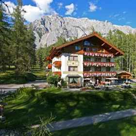 Hotel Lärchenhof 1, 욘스바흐 호텔