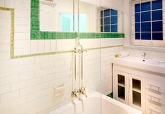 Others 3 Como Court By Crest