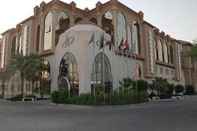 Swimming Pool Madareem Crown Hotel