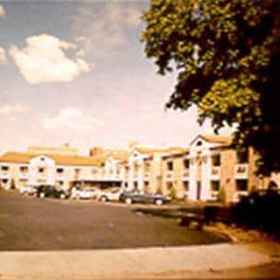 Ramada Inn By The Falls1 , 飯店尼亚加拉传奇高尔夫俱乐部