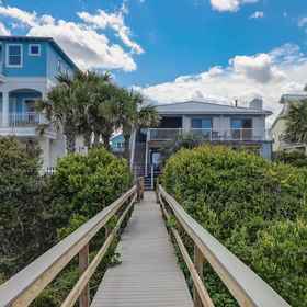 Nhà bên bãi biển hướng biển thân thiện với chó của RedAwning 1, Khách sạn Nassau County