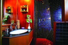 ห้องน้ำภายในห้อง Anantara Cruise