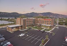 Others 6 Hampton Inn & Suites Hood River