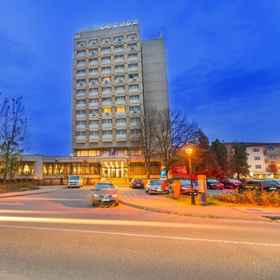 Khách sạn Cetate 1, Khách sạn Theodora Golf Club