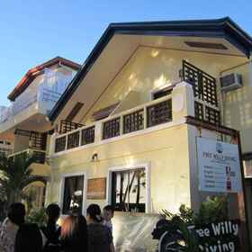 Casa Fiesta Resort 1, โรงแรม & ที่พัก Bulabog Beach