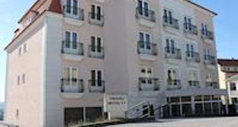 Others 2 Travel Hotel