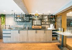 기타 6 Vaccinated Staff - Capital O 146 Solace Hotel