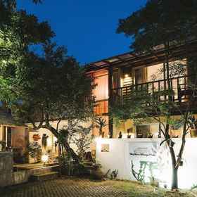 The Home Chiangmai Luxury Guesthouse 1, โรงแรม & ที่พัก CMI BADMINTON