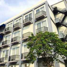 Topaz Residence 1, Hotel Embassy of the Netherlands