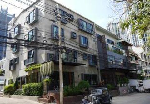 Others Siamese Studio