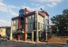 Khác 2 Deluxe Hotel