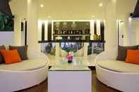 Bar, Cafe and Lounge Long Beach Luxury Villas