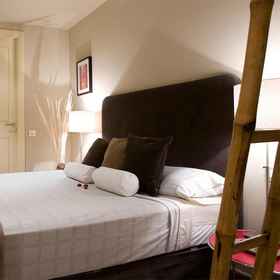 Căn hộ Columbus 1, Khách sạn Plaça de Sant Jaume