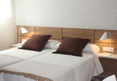 Lainnya 7 Pensión Zumardi