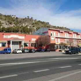 โฮสเทล เรสเตอรองเต เอล ครูเซ 1, โรงแรม & ที่พัก Polopos