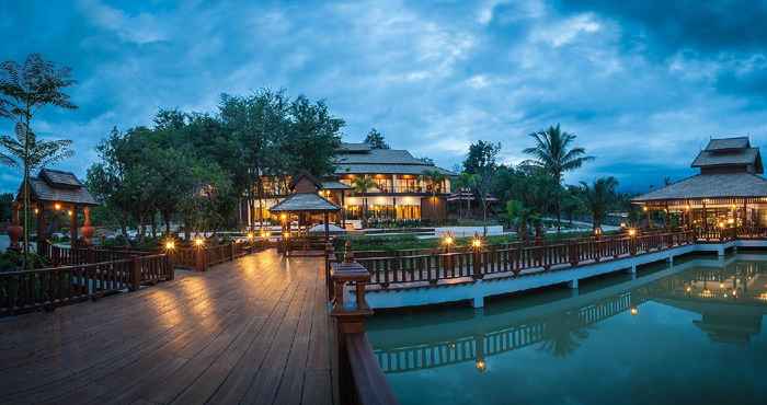 สระว่ายน้ำ Moon Terrace Resort & Hotel