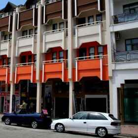 アリカン イン 1, ケメルホテル