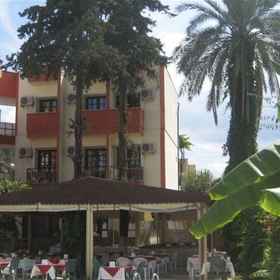 알레르야 호텔 1, 하드리아누스 문 호텔