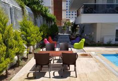 Others 6 Royal Loft Suit