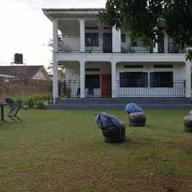 維多利亞湖景私人度假屋1 , 飯店Busiiro