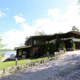 Lake Hotel Lehmonkärki - Haasi Mirror Houses 1, Hotel Hollola
