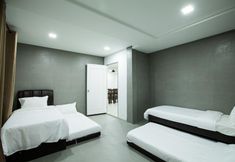 Others 2 Mr J Guesthouse @ Taman Kenangan