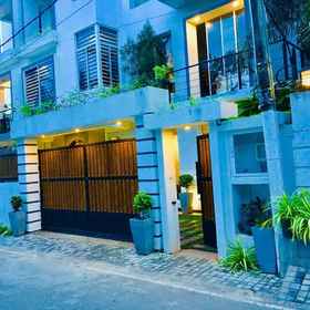 8 プラス モーテルズ 1, ガンパハ地区ホテル