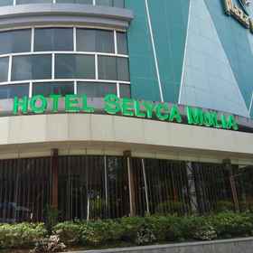 Selyca Mulia Hotel Convention & Shopping Center 1, Hotel Banjar Fried Chicken