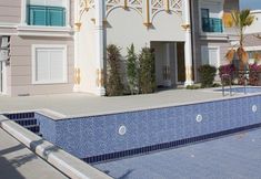 其他 3 Happy Family Apart