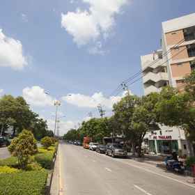 Maxliving1 , 飯店暹罗暖武里中心