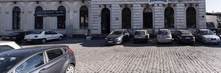 อื่นๆ Locomotive Hostel