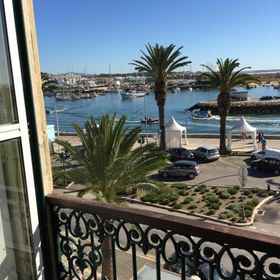 Boutique Taghostel 1, Khách sạn Chợ Nô Lệ Châu Âu Đầu Tiên